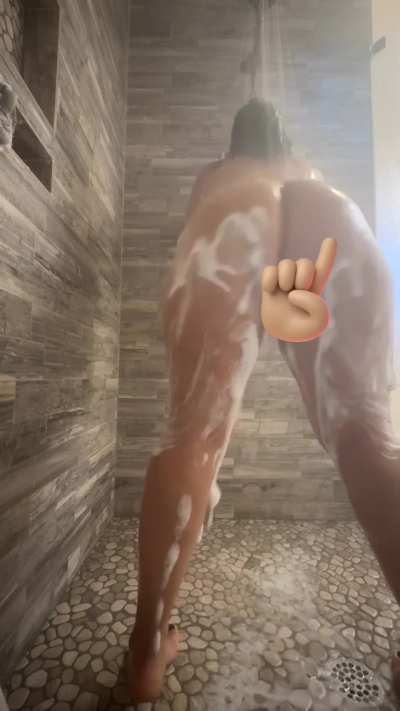 💦 Hello [F]riday! I&rsquo;m ready to be a bad bad girl 😈 