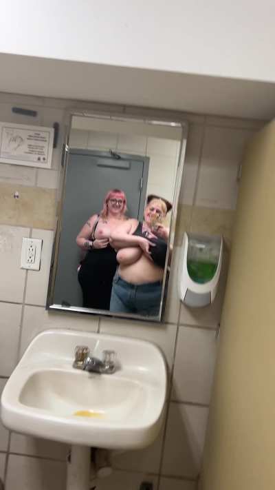 Two besties with great tits 😌