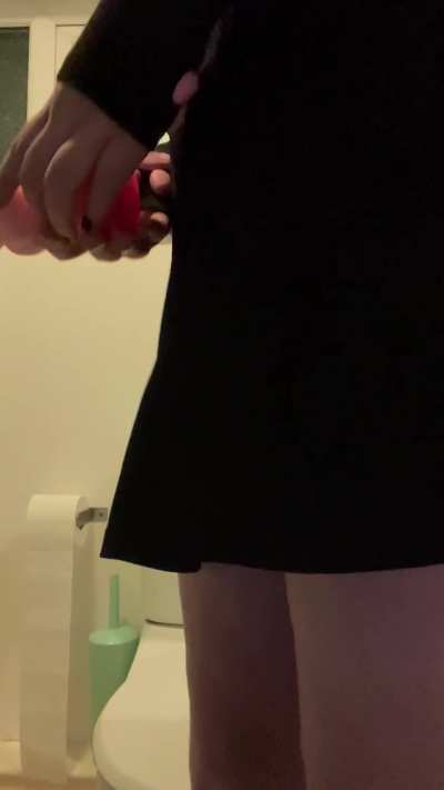 Could use a hand 💖🤭🏳️&zwj;⚧️