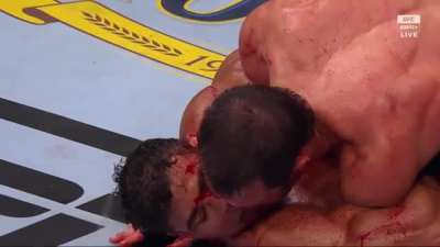 [Spoiler] Absolutely disgusting scenes from a main card fight