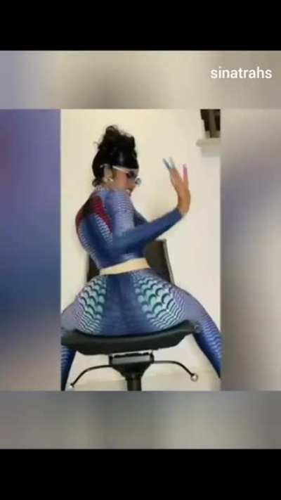 Cardi B twerking compilation number 2💕