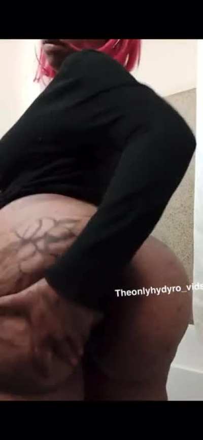 Hydro&rsquo;s ass spreading 🍑