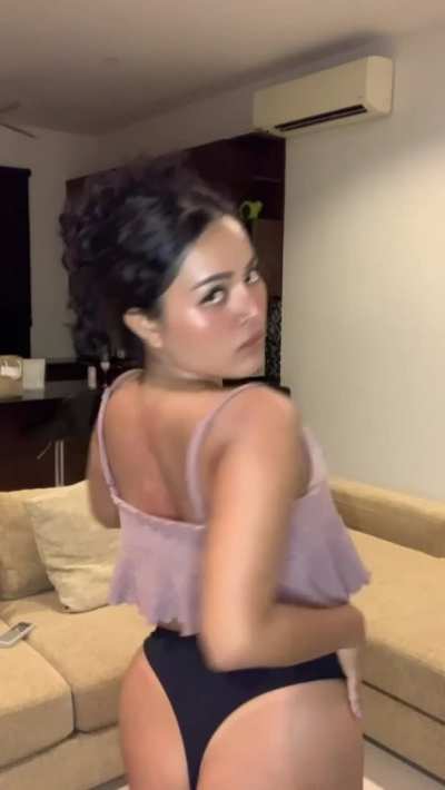 I&rsquo;m curious to know if you would masturbate to my nudes if I ever sent you some?