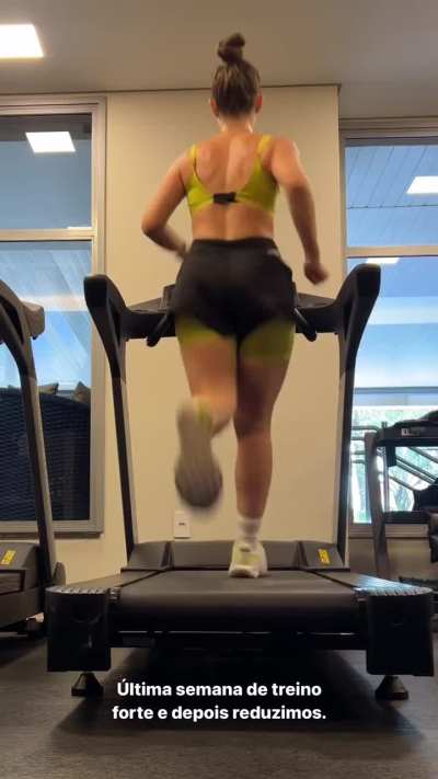 🏃🏻&zwj;♀️ 