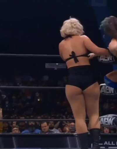 Toni Storm