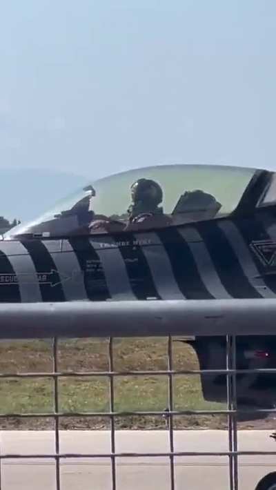 Heard you like bouncing F16s