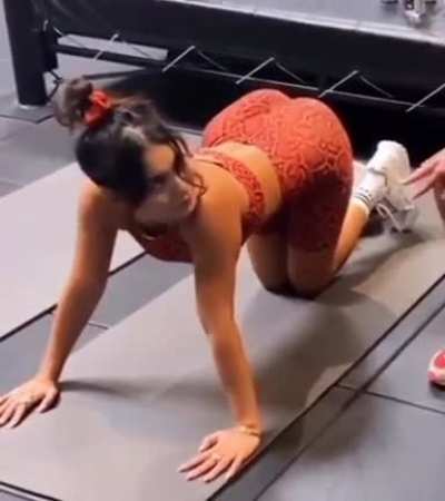 Vanessa Hudgens looks perfect on all fours