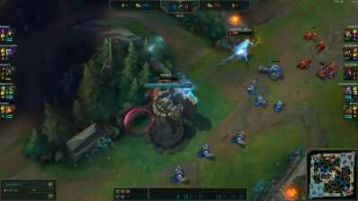 this made me genuenly laugh when we both showed lvl 5 after that xD (fyi I'm akali)
