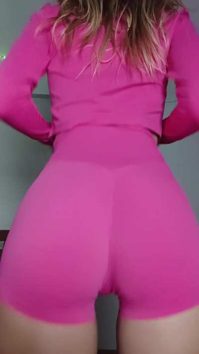 Testing my new yoga shorts