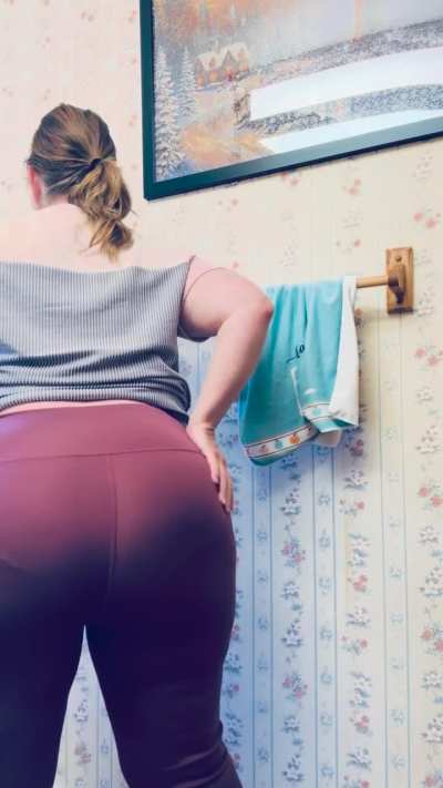 I farted then sat right on your face. This huge MILF ass is gonna be the last thing you see before you black out from bliss. Don&rsquo;t fight it, just breathe me in and let go. 💨 😈