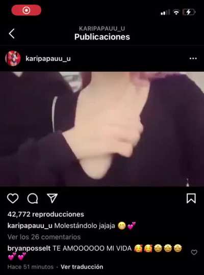 El prieto y la prieta queriendo llamar la atenci&oacute;n