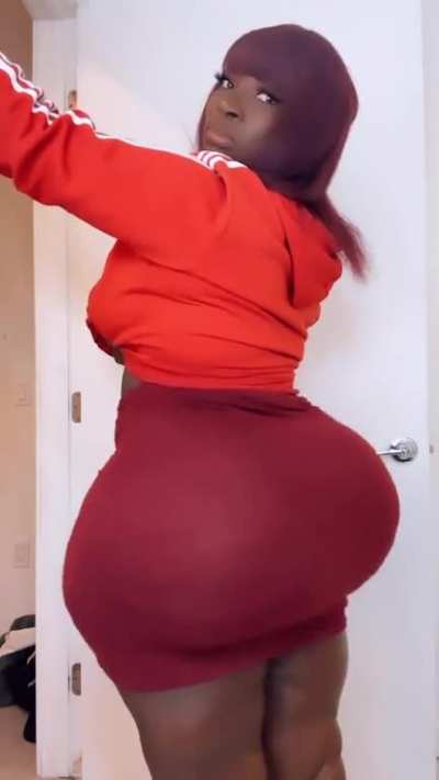 She took all that fat and put it in that 63 inch ass!!! &eth;