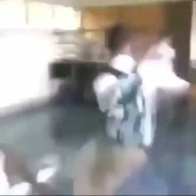 🗿