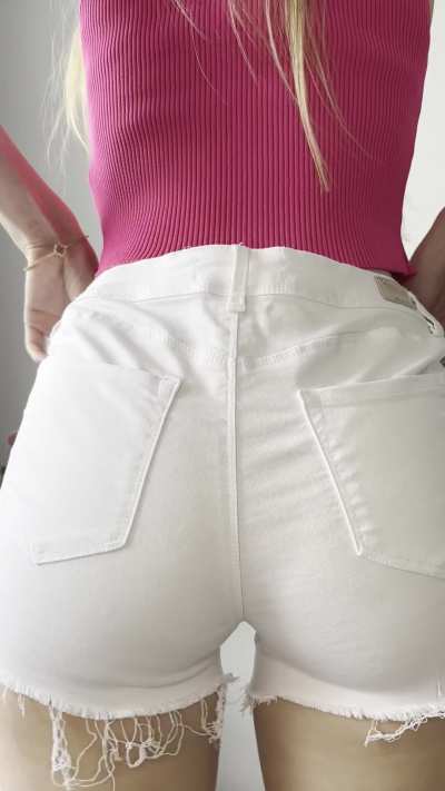 What do you call a girl who offers her ass on the first date
