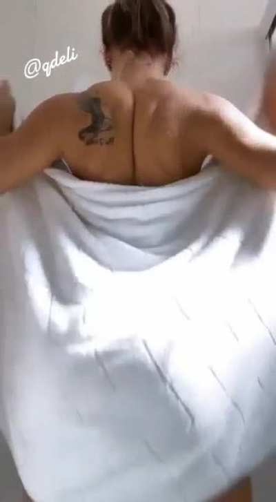 Maikelly dispensa coment&aacute;rios 🥵😋