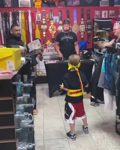 Kid walks into Hulk Hogan's beach store and owns him