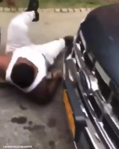 Guy gets made fun of for being fat mid fight