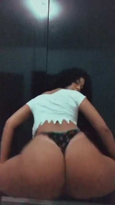 mais videos dessa gostosa