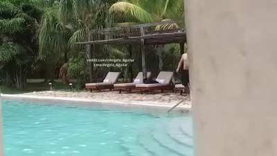 Angela en Bikini