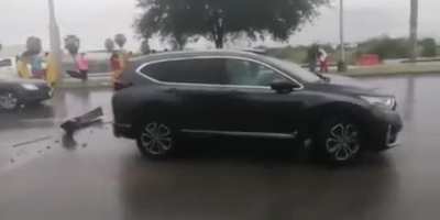 Bunch of idiots thought it was a good idea to block a highway road on the rush hour while the sky is raining