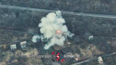 Shadow of Ukraine unit films strike on Russian self-propelled guns firing in the Avdiivka direction