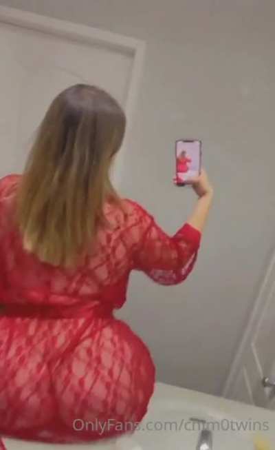 Chimotwins.... That booty<wbr>🍑🍑🍑