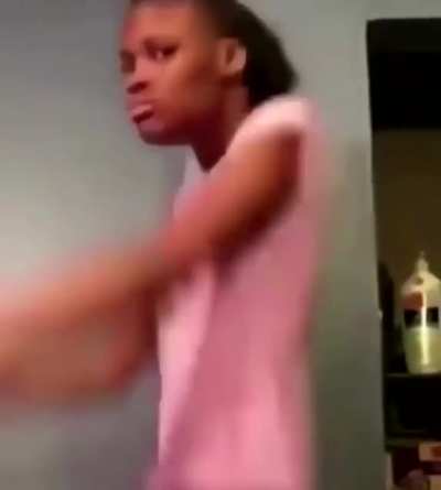 Me playing Senass with 600 ping, accidentally killing my adc and healing the enemy 😔💅