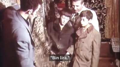 İki &ccedil;ocuğun g&ouml;z&uuml;nden 1971 yılında İstanbul ve Bristol