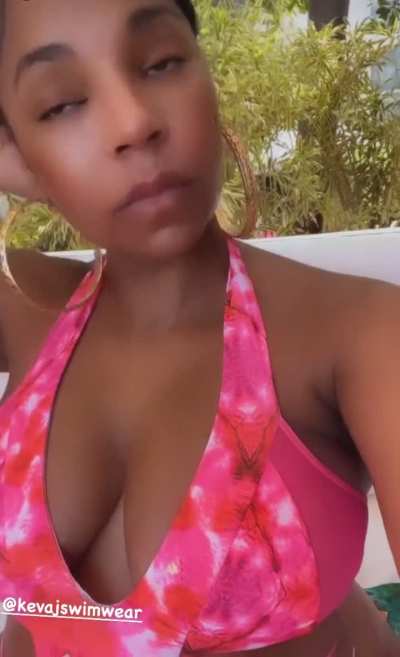Showing off swimsuit | IG 4/18/24
