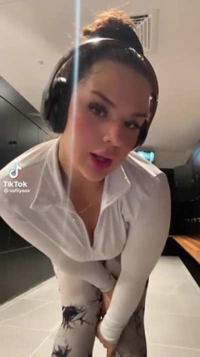 safiiyaax