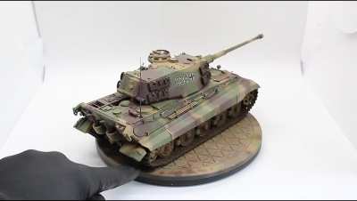 A 360&deg; of my Tiger II cutaway with crew model.