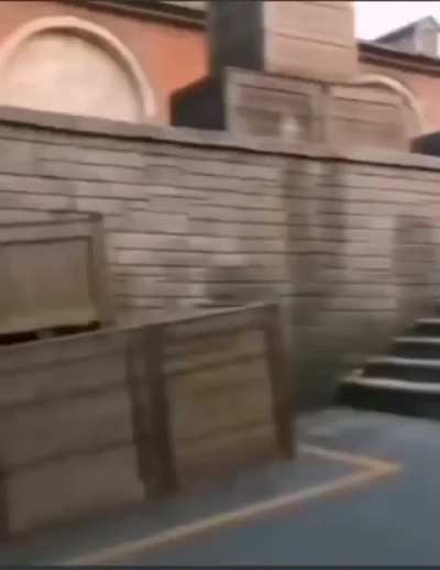 Real Dust II isn't scary, it cannot hurt you