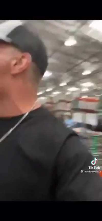 Qanon dumbfuck films himself at Costco while screaming "nO mOrE mAsKs!!!!"