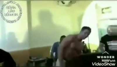 Tu &eacute; gay man ?