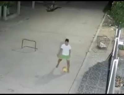 Sai da minha rua vacil&atilde;o!