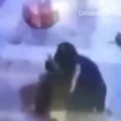 😱