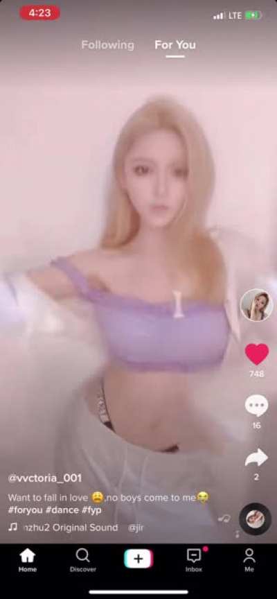 She looks fake af. But hot af