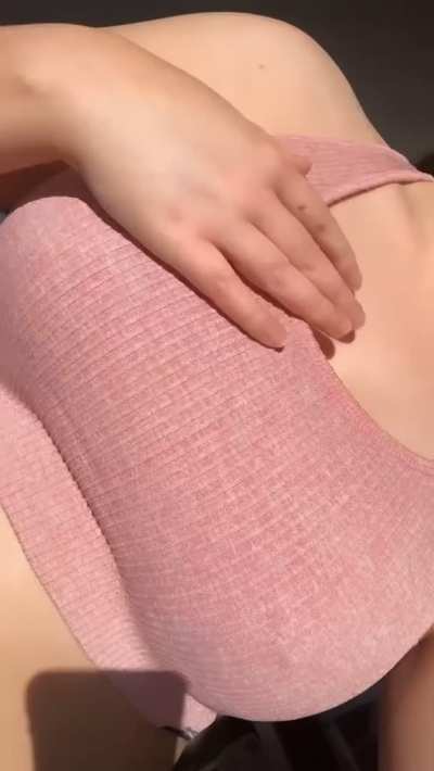 Here&rsquo;s some big tits to brighten up your day 😏