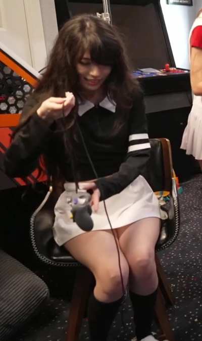 Emiru's thighs
