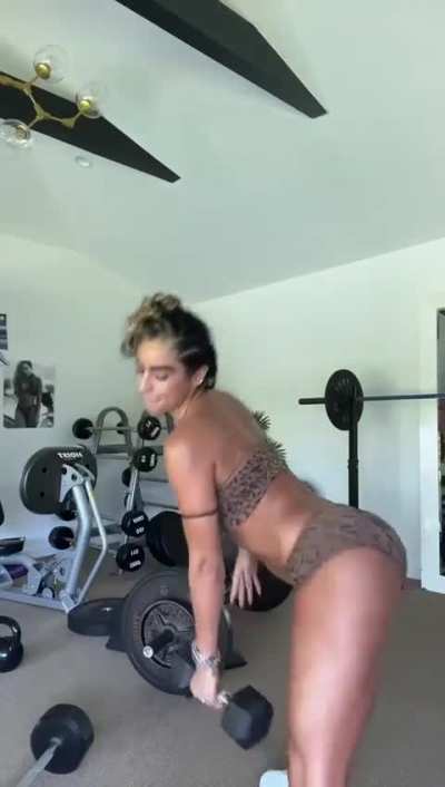 She&rsquo;s so good at shaking it