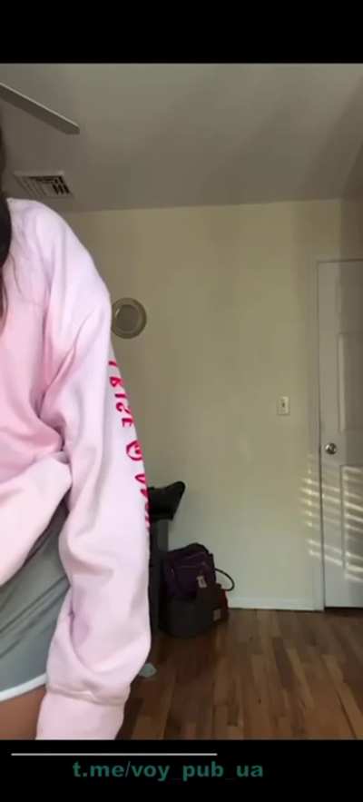 Her t&iexcl;ts don't lie