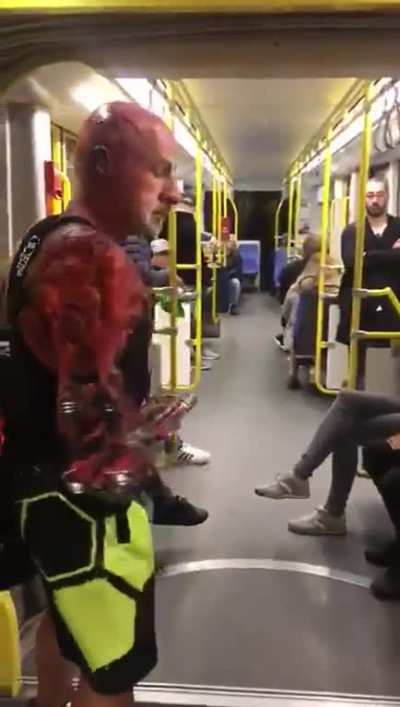 Un miembro del Adetus Mechanicus