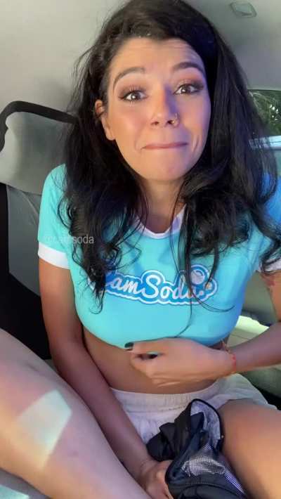 Receptionist almost busted jilling in the parking lot 🥵 Her album Links in comments 👇🏻🔥