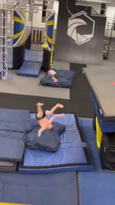 His scream tho...