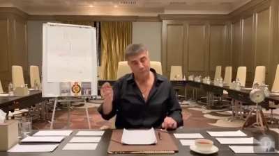 Sedat peker, sigarayı bırakmaya &ccedil;alışan sedoya yardımcı oluyor.