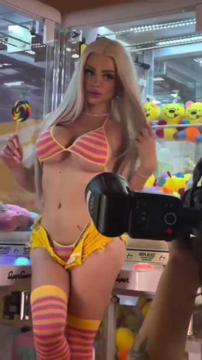 [S4BB] When I won the crane game at the arcade my older bimboi brothers got so exited they wanted to 'celebrate' in front of everyone!