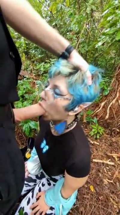 A little rain is no reason to not get a blowjob at a park