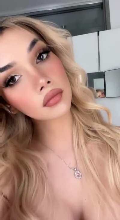 Say YES if you are down to fuck a trans like me 👅🤗💖