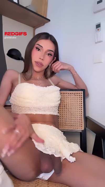 does my cock need sucking