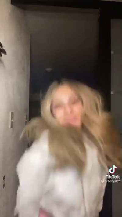 if only the girls with big asses did this trend it would&rsquo;ve been better than the big bank trend